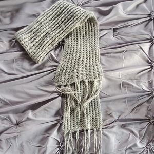 Gray knit scarf